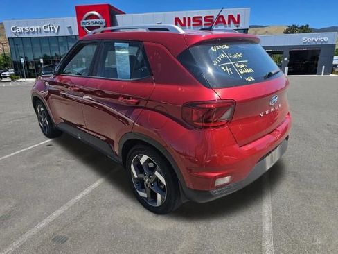 Used 2023 Hyundai Venue SEL FWD image 9