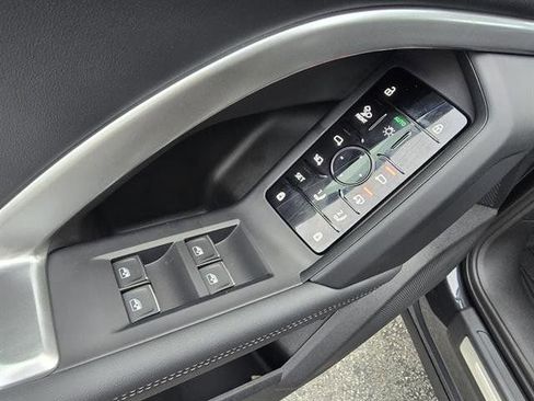 Used 2025 Audi Q5 Premium Plus image 25