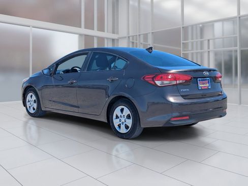 Used 2018 Kia Forte LX FWD image 3