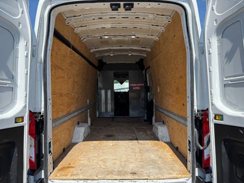Used 2020 Ford Transit 250 148 High Roof Extended RWD image 16