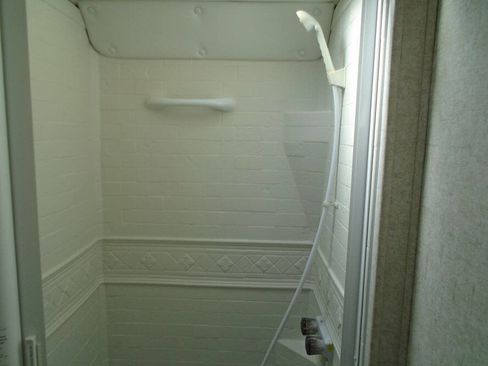 Used 2019 Chevrolet Express 4500 w/ RV Package image 22