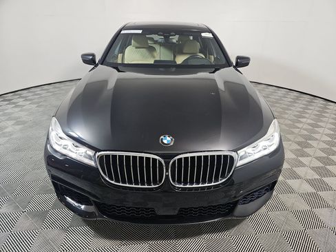 Used 2018 BMW 750i RWD image 2