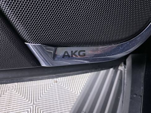 Certified 2025 Cadillac Escalade ESV Sport Platinum image 13