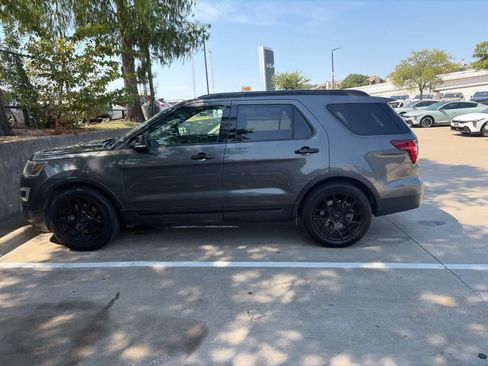 Used 2017 Ford Explorer Sport w/ Equipment Group 401A AWD/4WD image 2