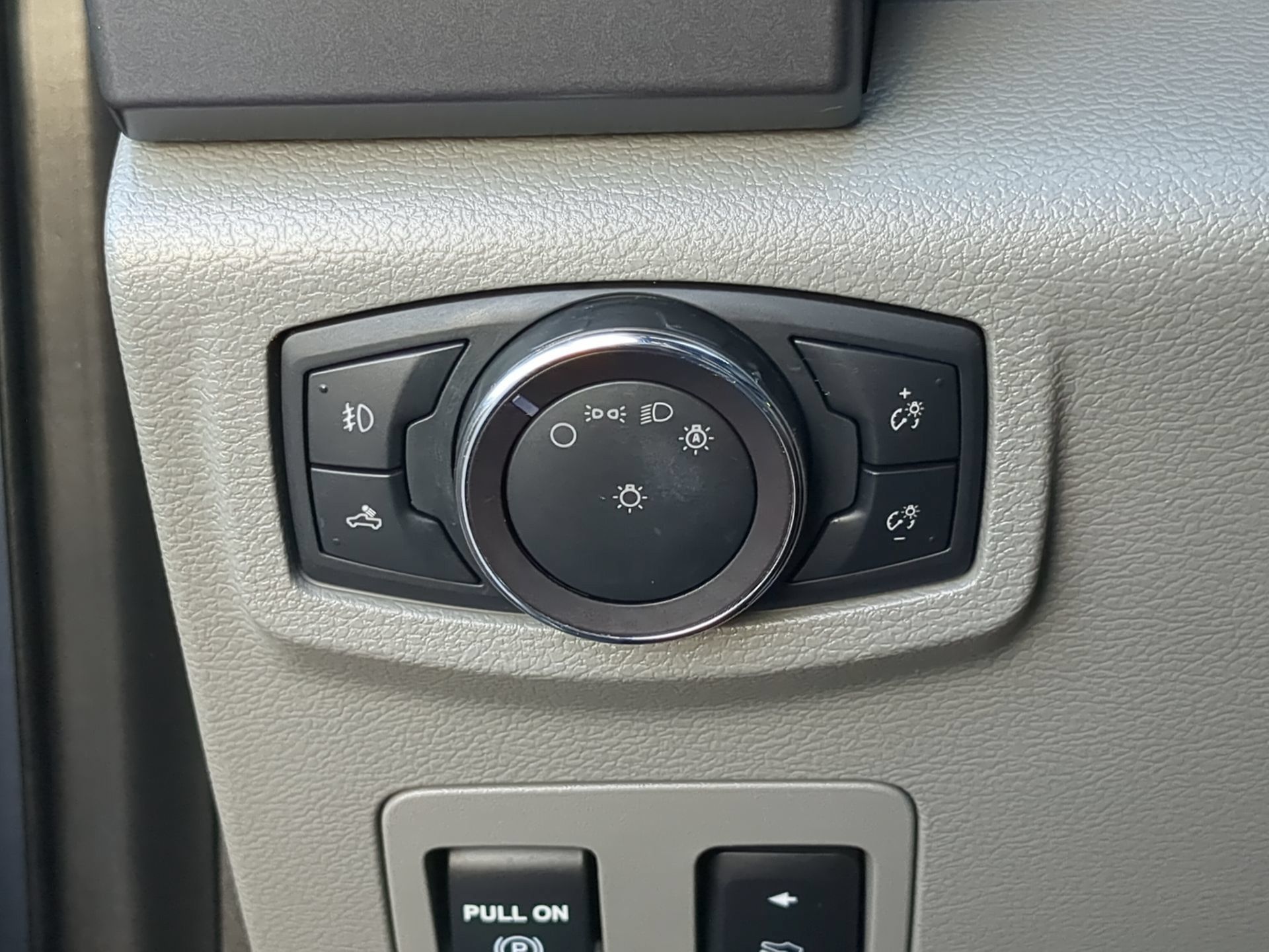 Used 2019 Ford F150 XLT w/ Equipment Group 302A Luxury AWD/4WD image 65