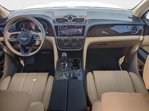 Used 2023 Bentley Bentayga image 18