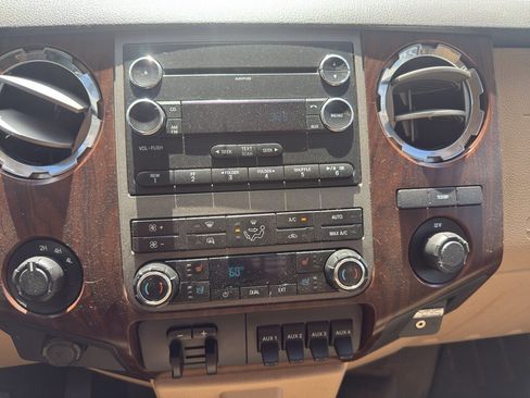 Used 2011 Ford F550 4x4 Crew Cab Super Duty w/ Payload Upgrade Pkg image 13