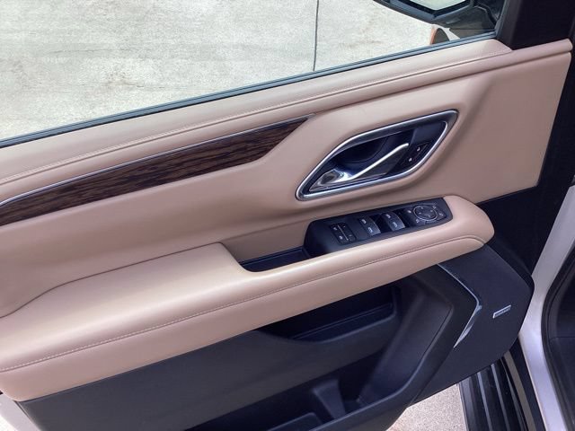 Used 2021 Chevrolet Tahoe Premier w/ Premium Package AWD/4WD image 11