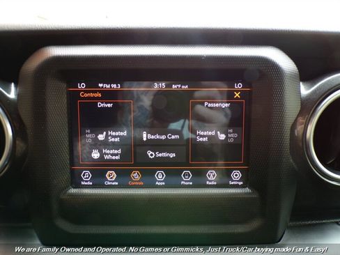 Used 2020 Jeep Wrangler Unlimited Sahara image 35