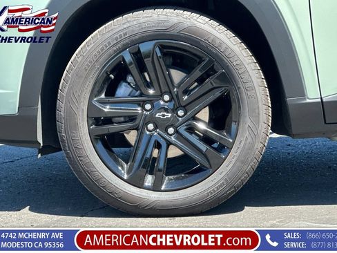Used 2026 Chevrolet Trax ACTIV w/ Sunroof Package FWD image 36