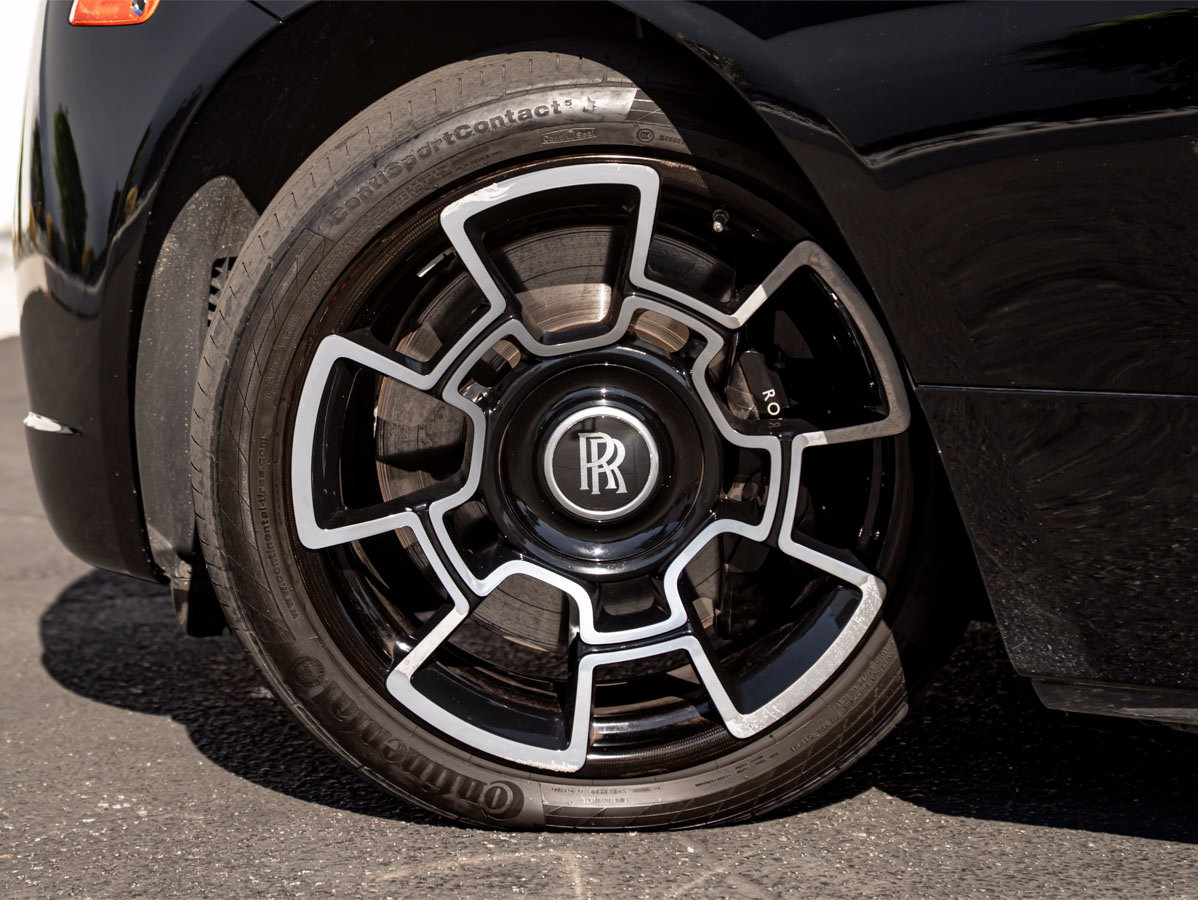 Certified 2018 Rolls-Royce Dawn RWD image 12