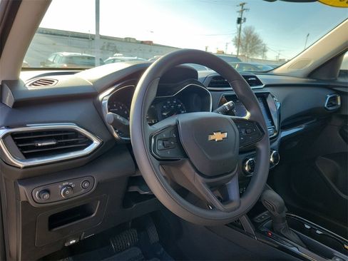 Used 2023 Chevrolet TrailBlazer LT w/ Convenience Package image 18