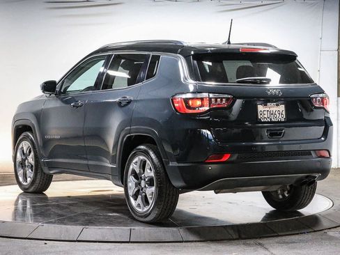 Used 2018 Jeep Compass Limited w/ Navigation Group FWD image 2