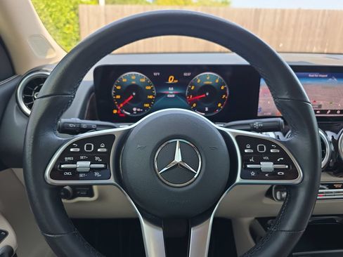 Certified 2022 Mercedes-Benz GLB 250 image 20