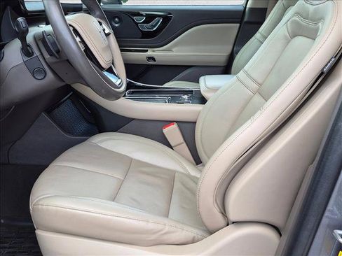 Used 2022 Lincoln Aviator Reserve w/ Equipment Group 201A AWD/4WD image 16