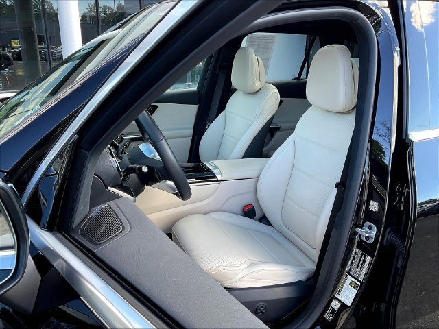 Used 2026 Mercedes-Benz GLC 300 4MATIC image 23