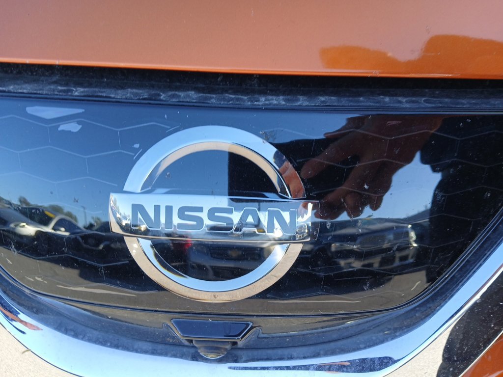 Used 2017 Nissan Rogue Sport SL w/ SL Premium Package FWD image 2