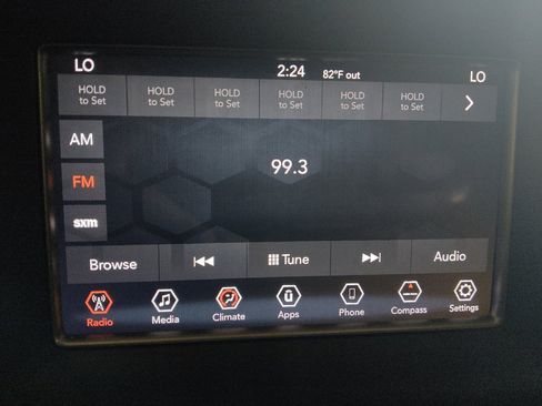 Used 2018 Jeep Grand Cherokee Laredo AWD/4WD image 25