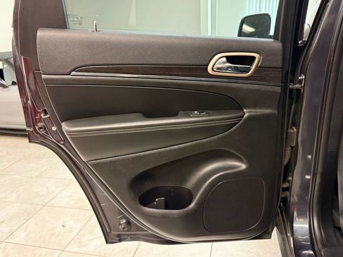Used 2015 Jeep Grand Cherokee Limited AWD/4WD image 18