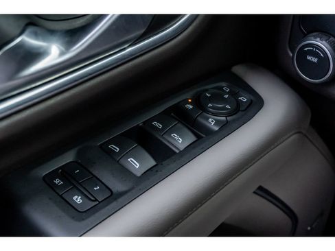 Used 2022 Chevrolet Tahoe LT w/ Luxury Package image 28