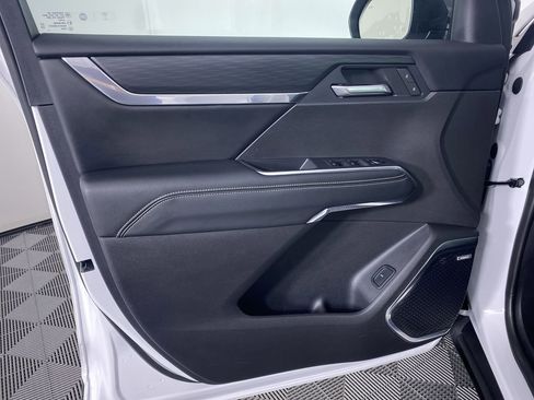 Certified 2025 GMC Acadia Elevation image 12