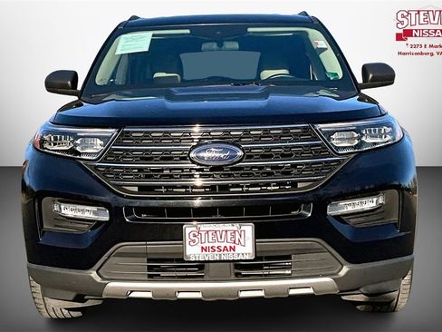 Used 2022 Ford Explorer XLT w/ Equipment Group 202A image 2