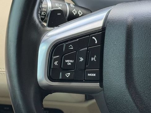Used 2018 Land Rover Discovery Sport HSE AWD/4WD image 14