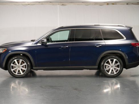 Used 2021 Mercedes-Benz GLS 450 4MATIC image 2
