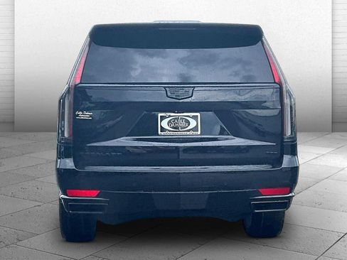 Used 2021 Cadillac Escalade ESV Sport w/ Driver Assist Tech Package AWD/4WD image 3