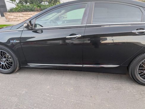 Used 2012 Hyundai Sonata Hybrid w/ Leather Pkg image 10