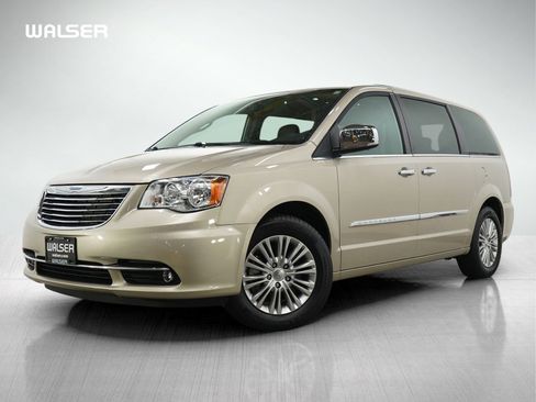 Used 2015 Chrysler Town & Country Touring-L w/ Driver Convenience Group FWD image 1