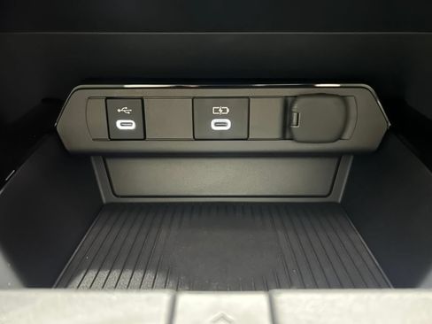 New 2026 Toyota Prius XLE FWD image 28