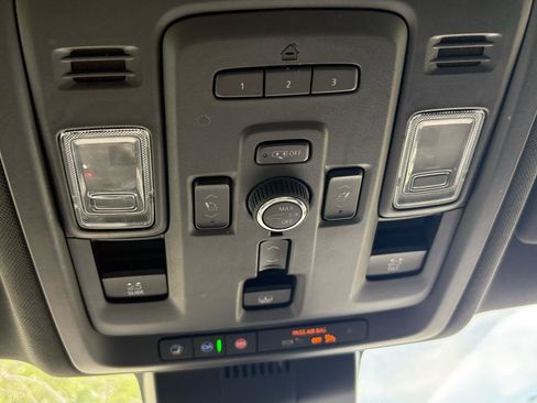 Used 2024 Chevrolet Tahoe Premier w/ Premium Package RWD image 29