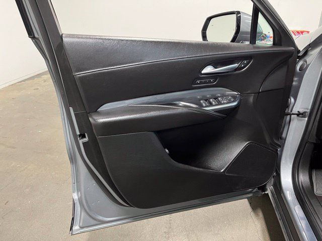 Used 2025 Cadillac XT4 Premium Luxury FWD image 24