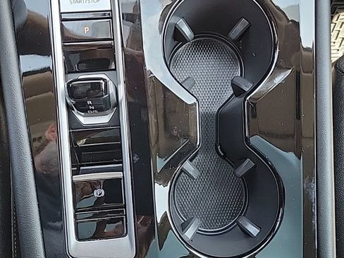 Certified 2024 Volkswagen Atlas SE AWD/4WD image 9