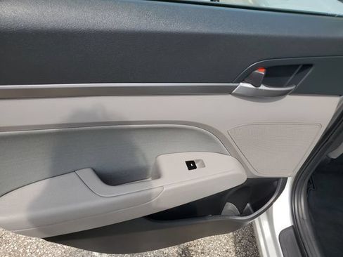 Used 2018 Hyundai Elantra Value Edition FWD image 14