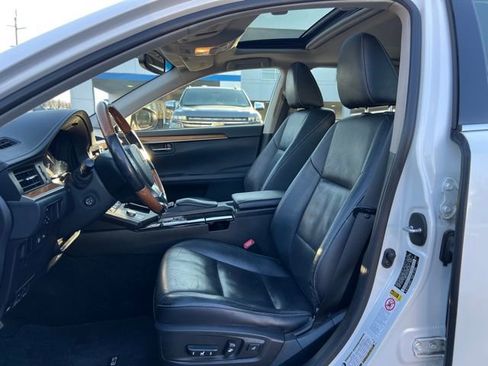 Used 2015 Lexus ES 300h image 20