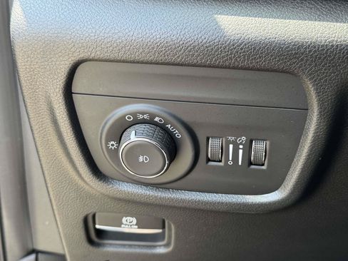 Used 2023 Jeep Grand Cherokee L Limited AWD/4WD image 20