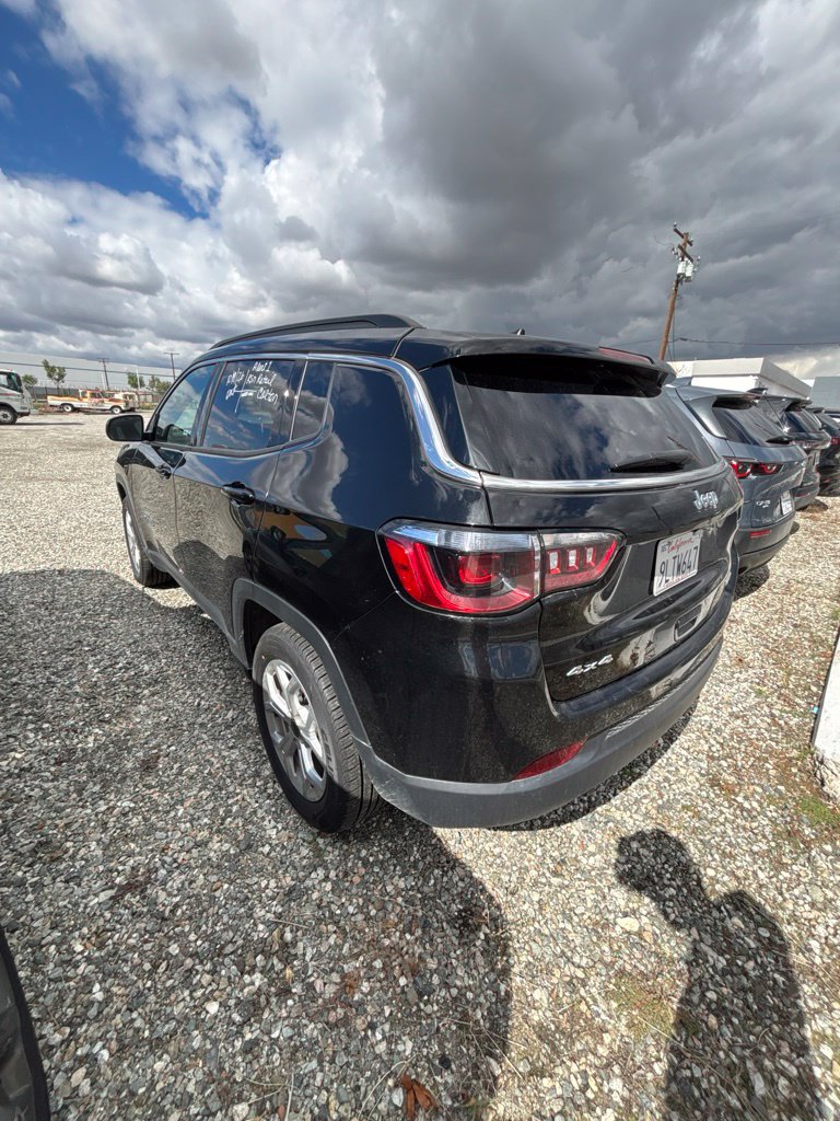 Used 2025 Jeep Compass Latitude w/ Sun & Sound Group AWD/4WD image 5
