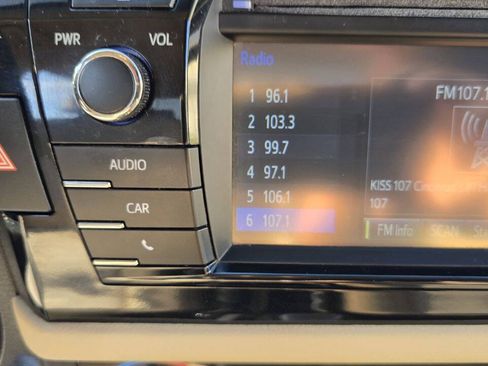 Used 2015 Toyota Corolla LE FWD image 22