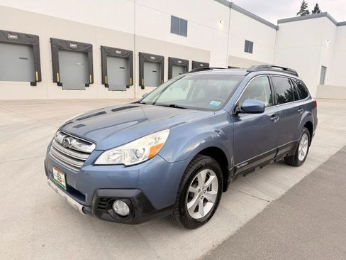 Used 2013 Subaru Outback 3.6R Limited w/ Moonroof Pkg AWD/4WD image 1