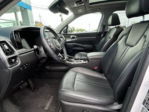 Used 2023 Kia Sorento SX AWD/4WD image 9