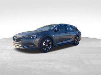 Used 2018 Buick Regal Preferred w/ Sights and Sounds Package video 3