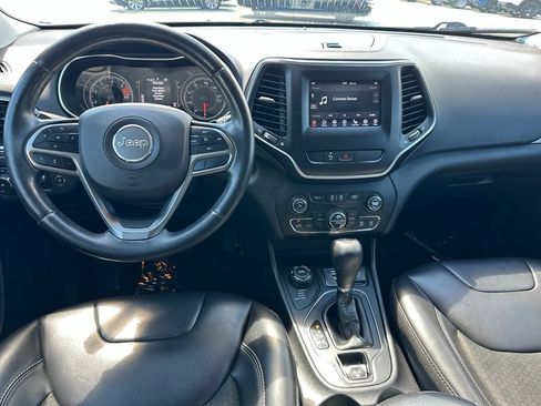 Used 2020 Jeep Cherokee Latitude Plus w/ Comfort/Convenience Group AWD/4WD image 4