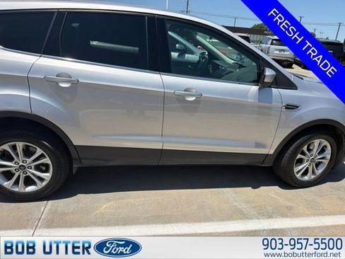 Used 2017 Ford Escape SE FWD image 4