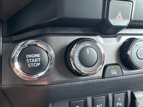 Used 2023 Toyota Tacoma TRD Sport w/ Technology Package AWD/4WD image 11