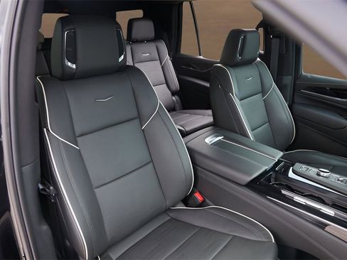 Used 2024 Cadillac Escalade Sport w/ Touring Package image 33