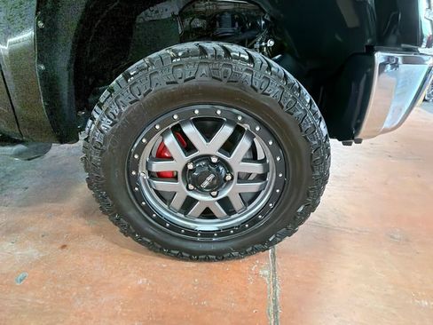 Used 2017 Toyota Tundra SR5 w/ SR5 Upgrade Package AWD/4WD image 10