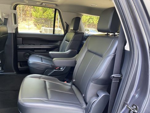 Used 2024 Ford Expedition Max XLT image 37