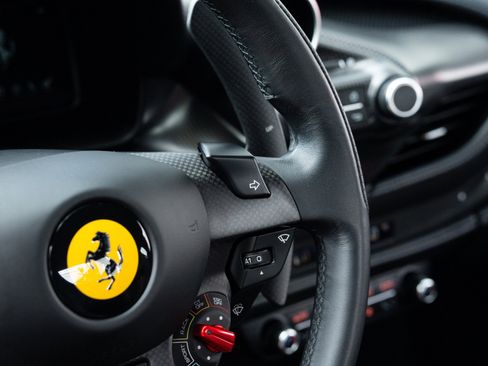 Used 2022 Ferrari F8 Tributo RWD image 39